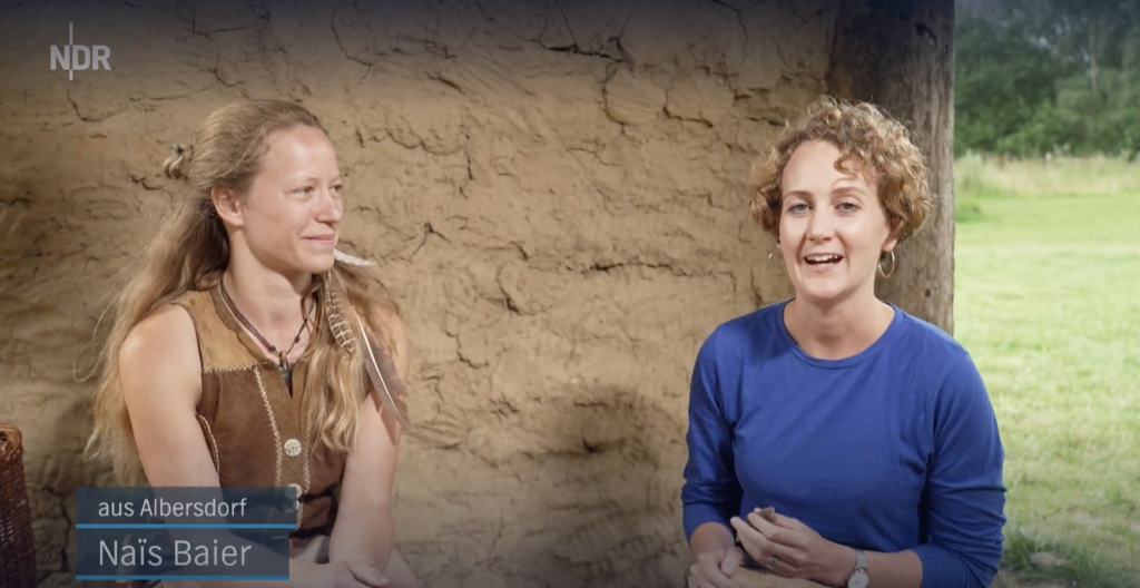 Zwei Frauen beim Interview im Steinzeitpark